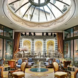 ***** Otel Chateau Monfort - Relais & Chateaux İtalya